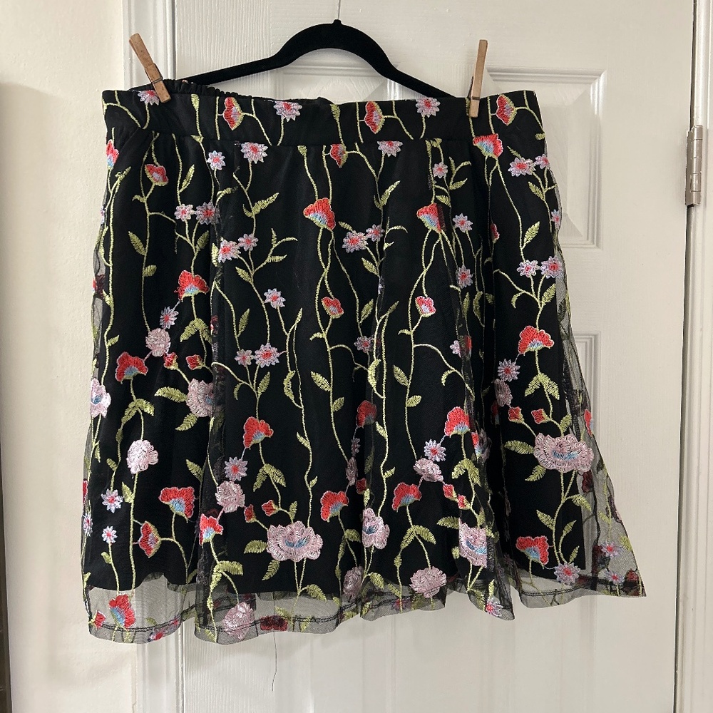Torrid Lace Mesh Skirt Size 3